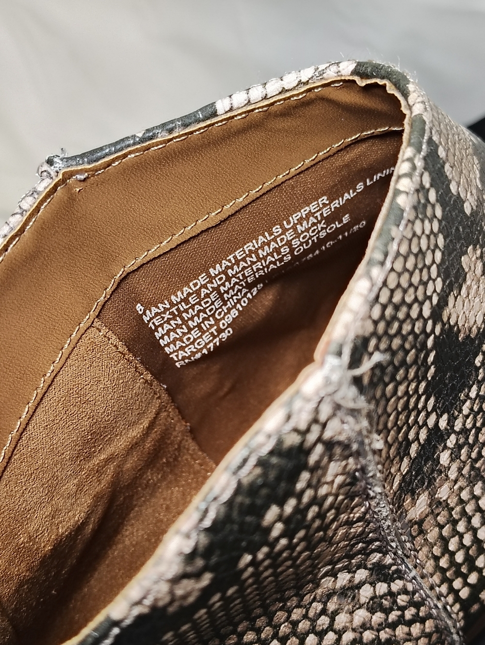 University Thread Boots - Picture 7 of 7